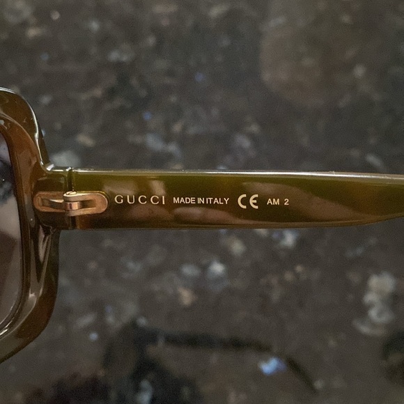 Vintage Gucci Sunglasses (come with box) - Picture 4 of 5